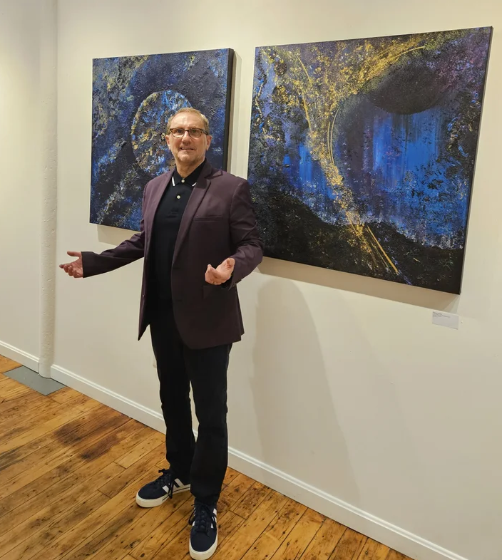 Roland Comtois Standing